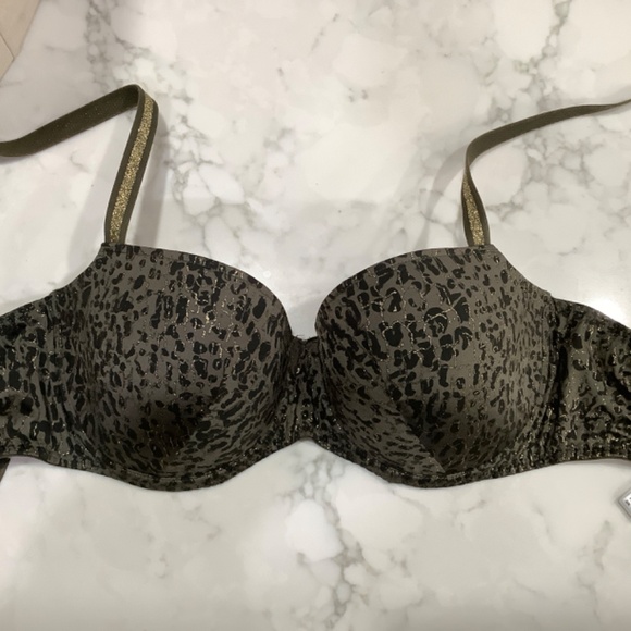 Bras - Picture 3 of 3